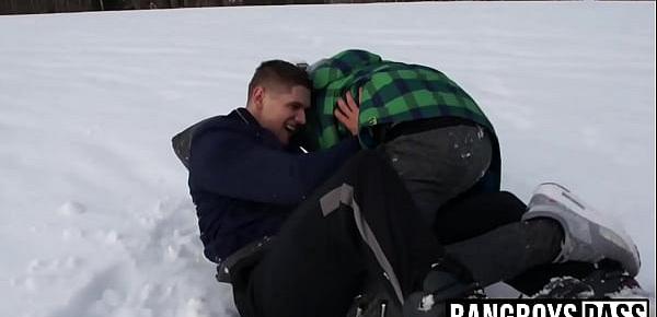  Hungry twink loves giving head after snowboarding outdoors